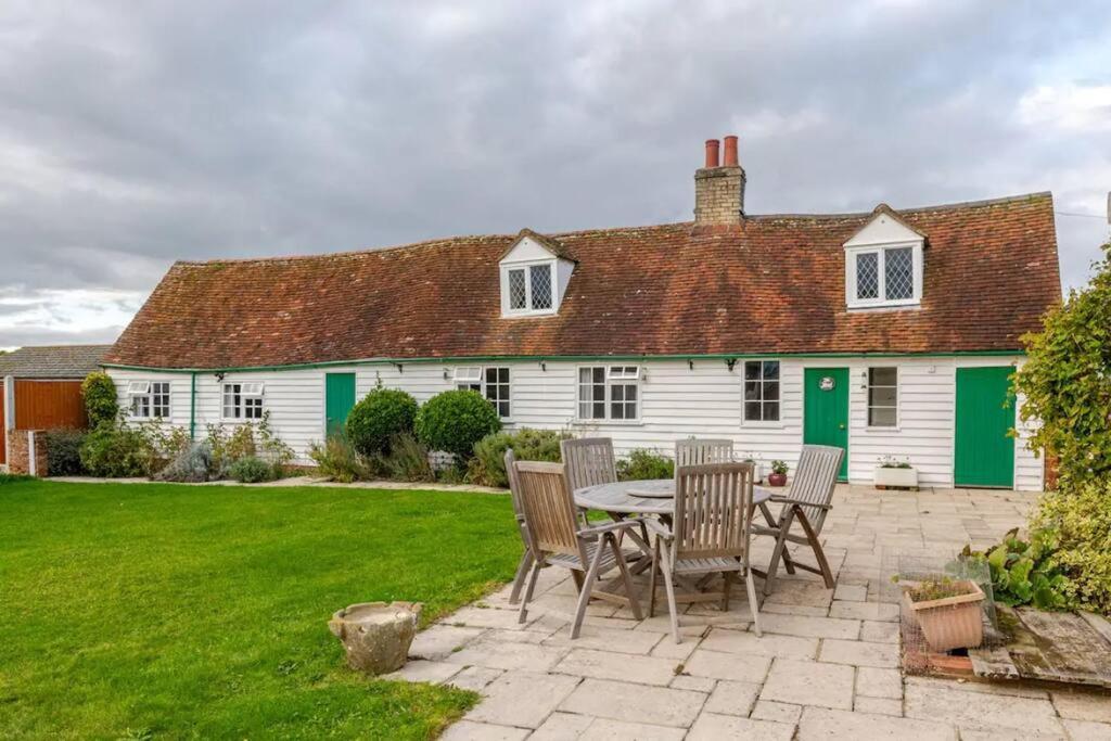 Cozy One-Bedroom Cottage In Great Tey 外观 照片